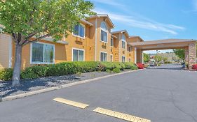Quality Inn Near Six Flags Discovery Kingdom-Napa Valley